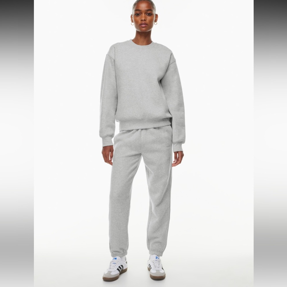 Aritzia TNA cozy fleece perfect fit sweatset heather chrome